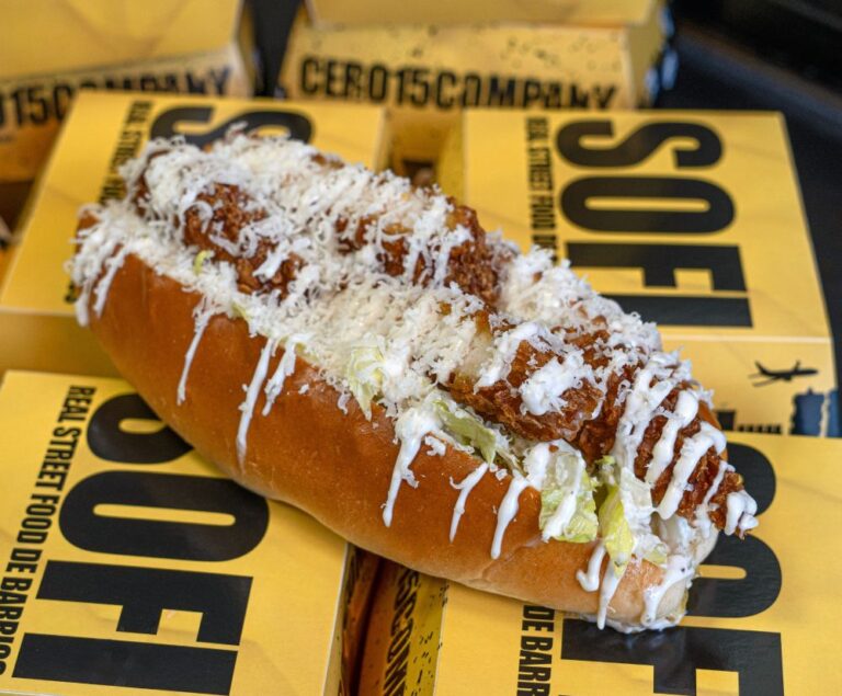 Sub César Fried de pollo crujiente de SOFI Street en Sevilla